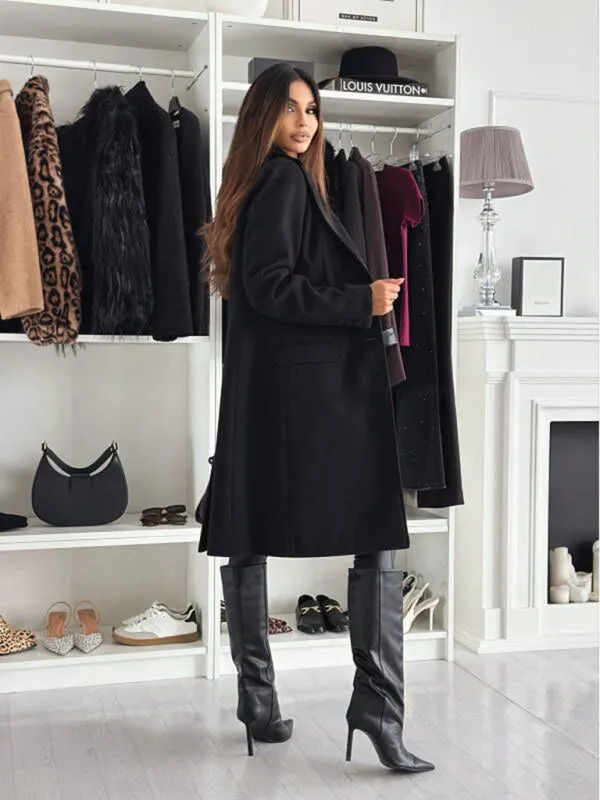 Chic Herringbone Coat with Button Closure & Pockets